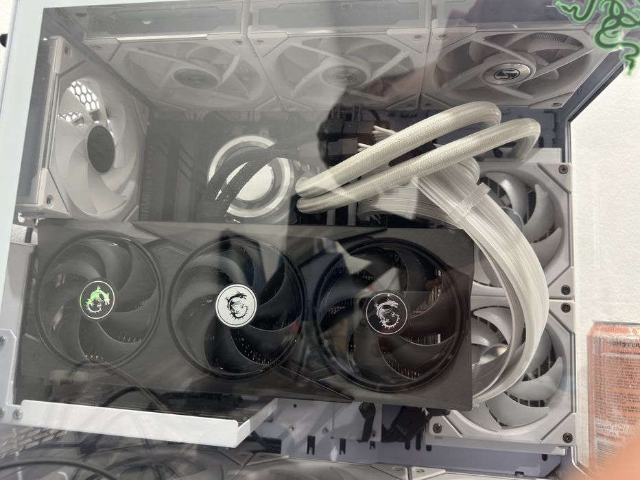 PC GAMING 7800x3D 5060ti 8GB