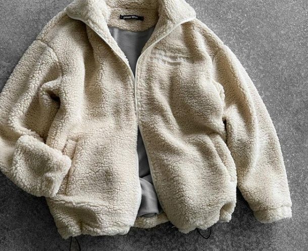 Плюшевий бомбер / тепла куртка FOMO.