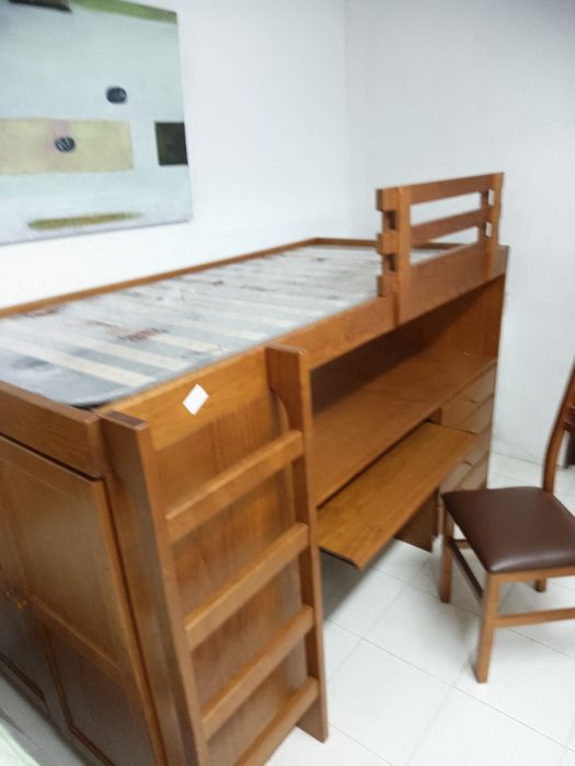 Cama de corpo e meio, beliche