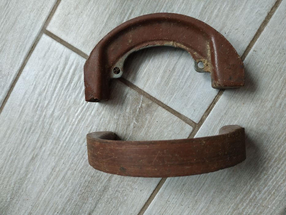 Тормозные колодки для мопеда