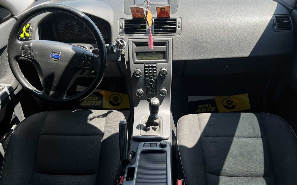Volvo  V50  2010