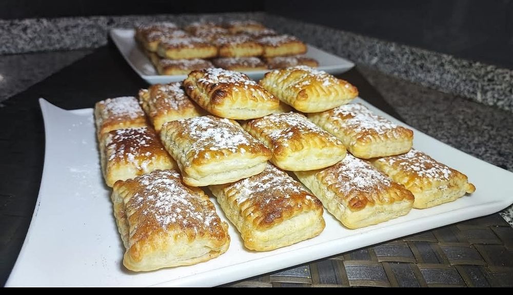 Moldes para folhados, e salgados.