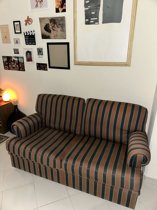 Sofa vintage com cama Otimo estado