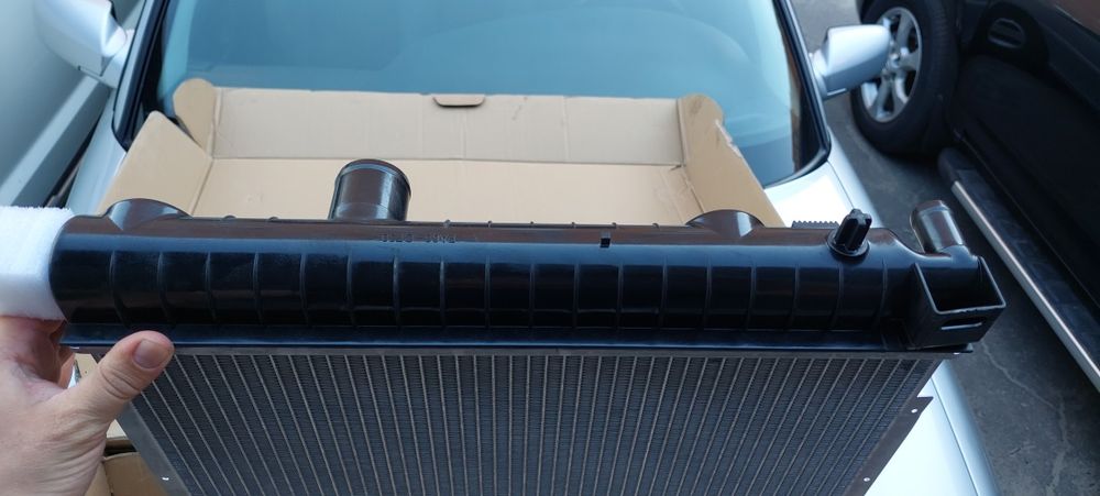 Радіатор THERMOTEC D7X033TT для Opel Omega B