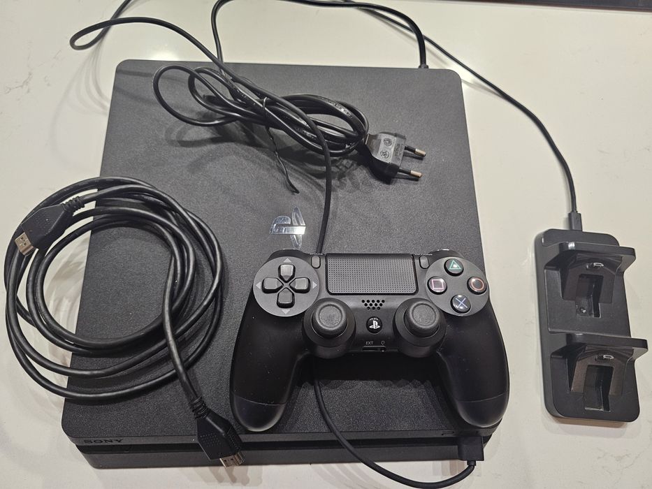 Ps4 Slim 1TB, com 1 comando