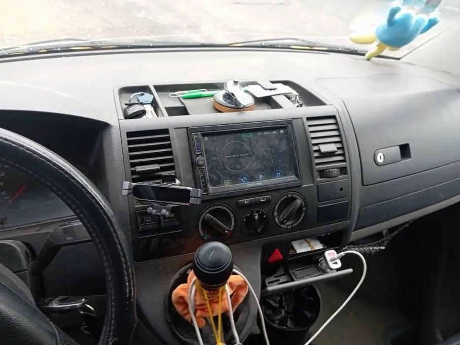 Фольксваген Т5 грузо пасажир 1,9