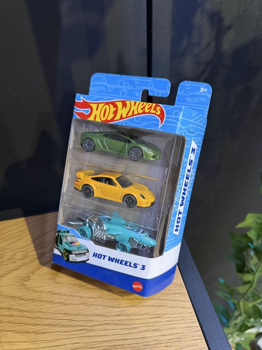 Hot Wheels 3 Pak Porsche Lamborghini