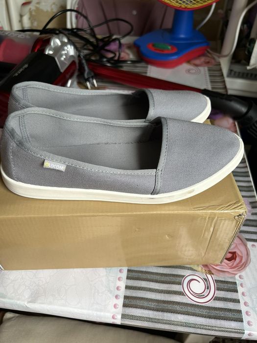 Жіноче легке взуття