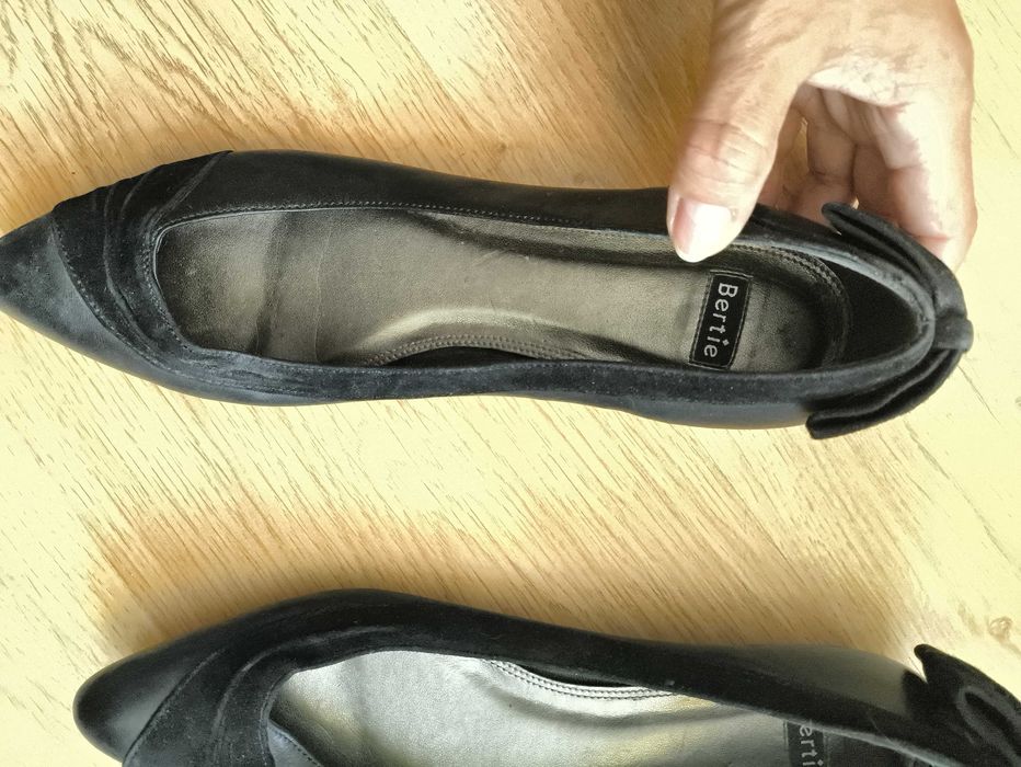 Czarne skórzane baleriny, rozmiar 40