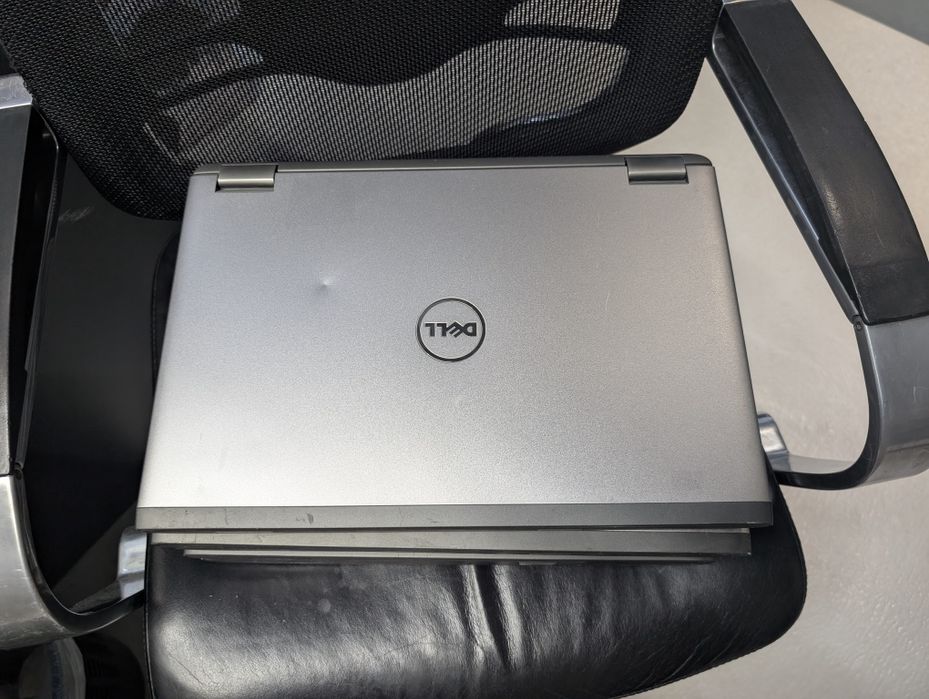 15 дюймові Ноутбук Dell VOSTRO 3560   є 10 шт! Гарантія від магазину