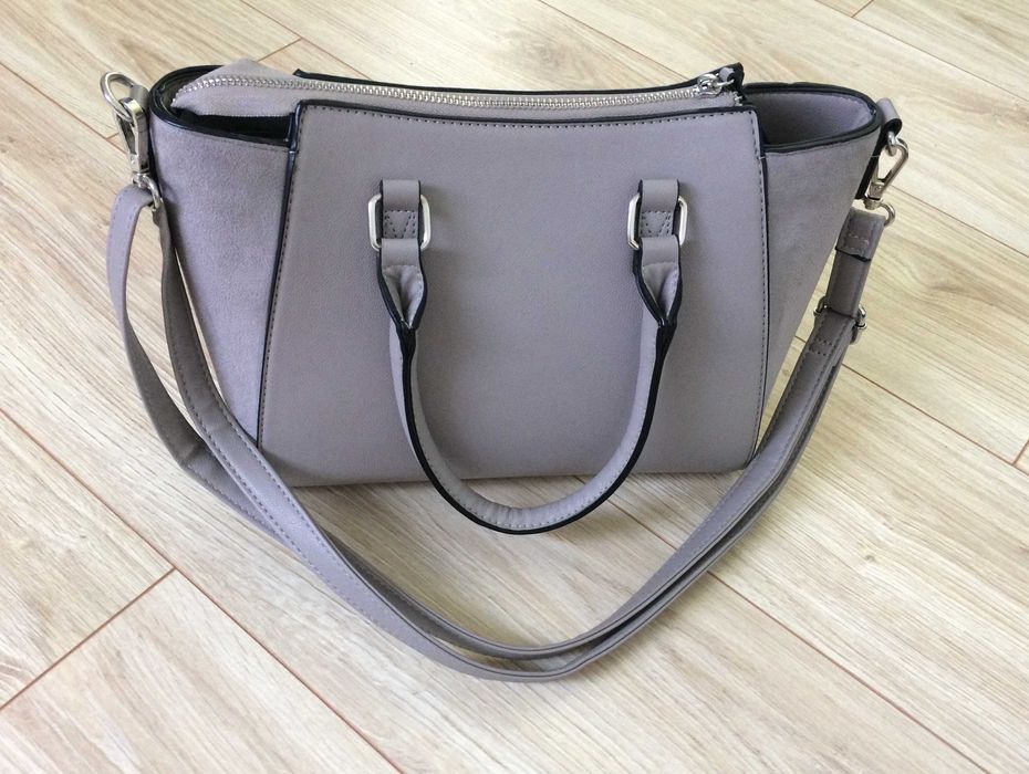 Torebka kuferek szara elegancka na ramię i do ręki jak nowa