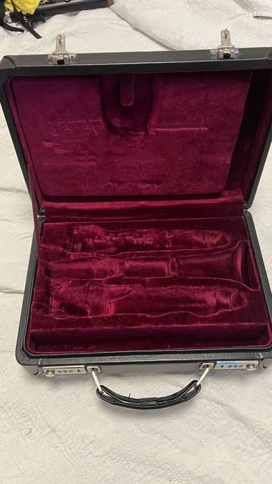 Estojo  Buffet Crampon para clarinete em si b