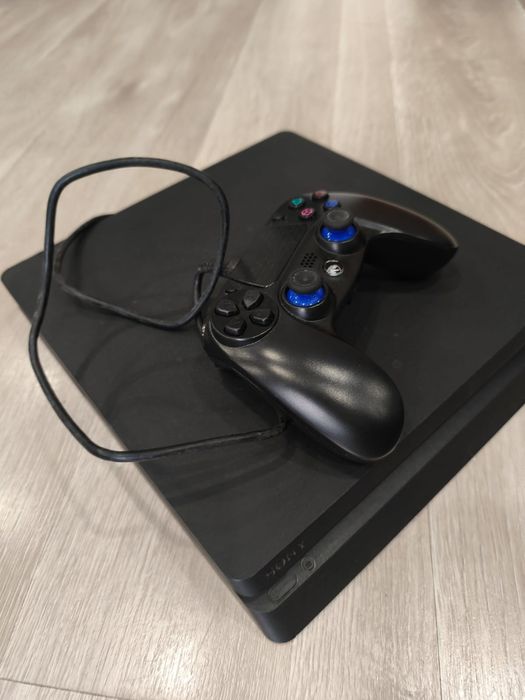 PS4 Slim 500 Gb com comando