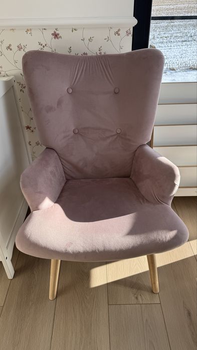 Fotel Moss uszak Homla liliowy fiolet róż