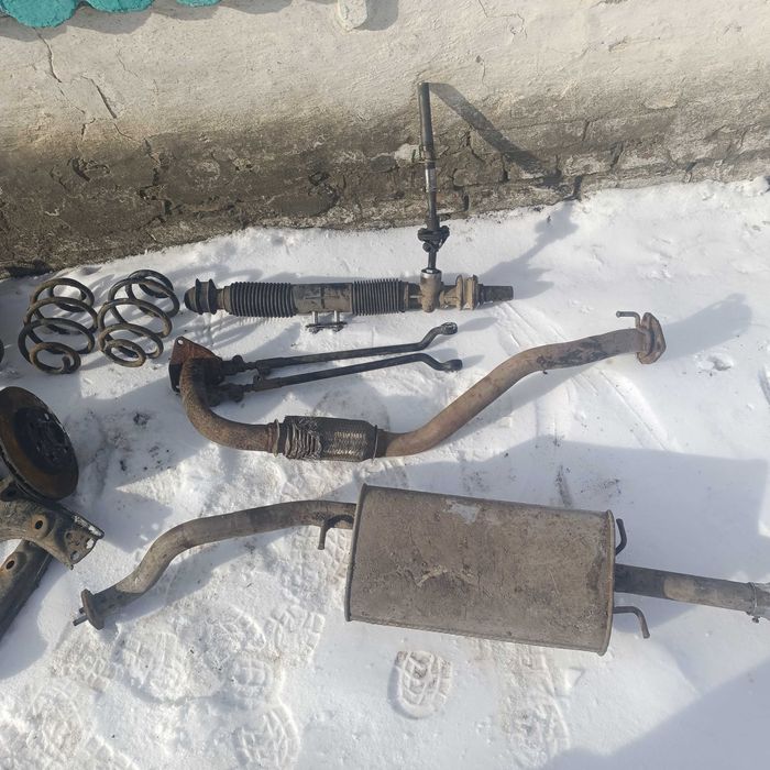 Двигун заз ланус і деякі деталі по ходовій частині