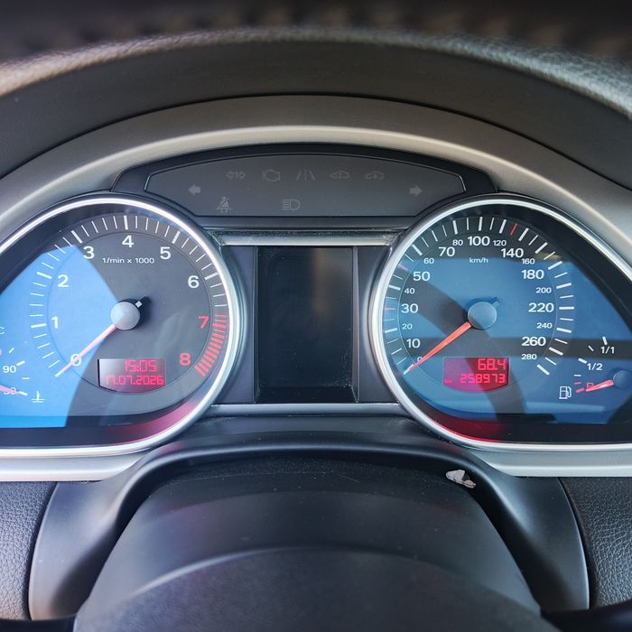 Продам надійний автомобіль Audi Q7