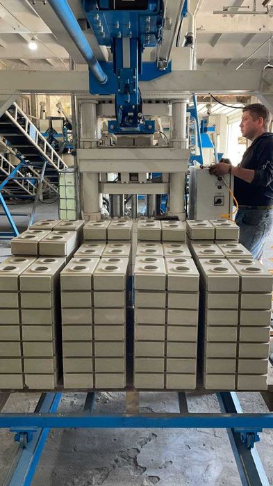 Виробнича лінія "GP PROF -400" для гіперпресованої цегли, бруківки