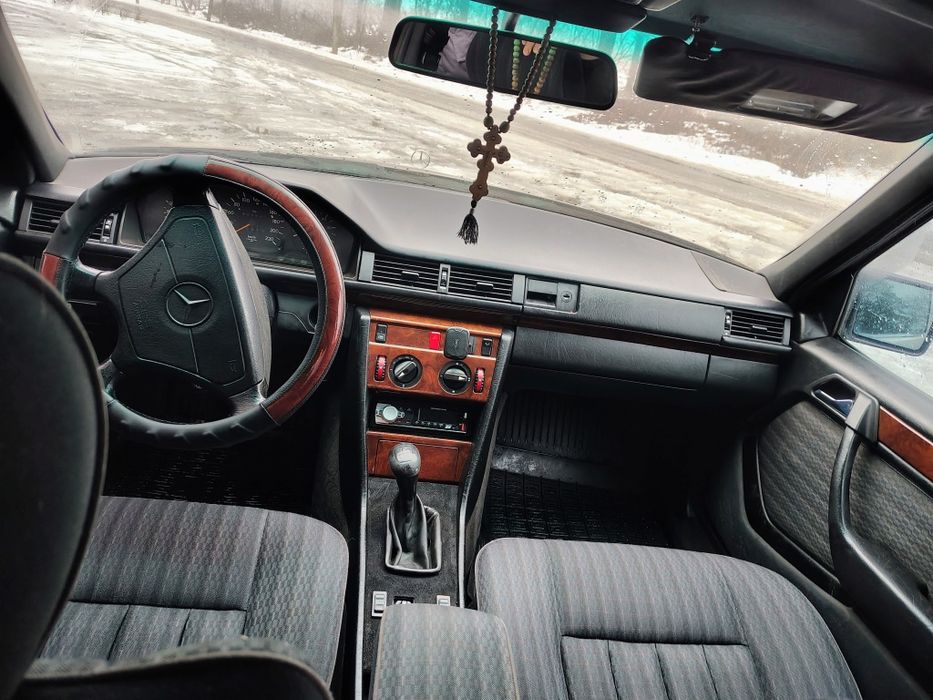 Продам Mercedes W124 3.0 дизель