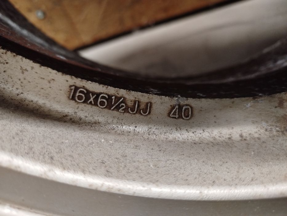 Felgi Genuine Nissan Skyline R32 16 cali