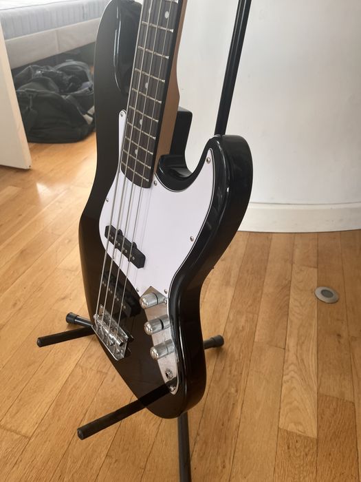 Gitara basowa by joe orlean