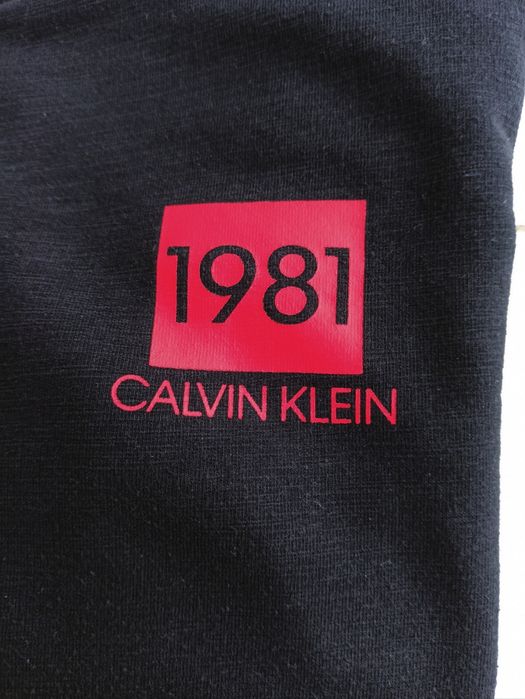 Calvin  Klein oryginalna  czarna bluza  rozmair  152, 156