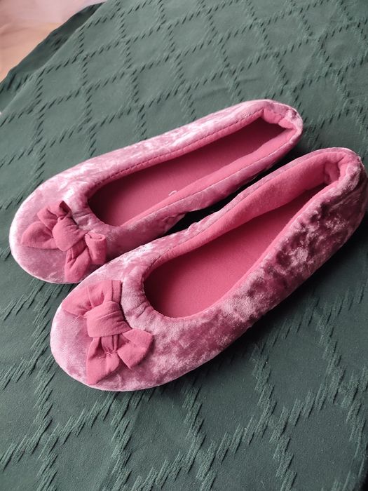 Kapcie aksamitne różowe 37
