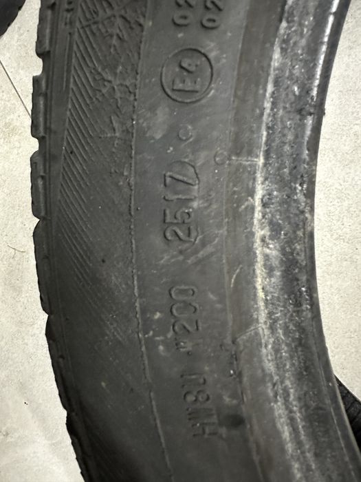 Opony zimowe Barum 245/45/18 w dobrym stanie