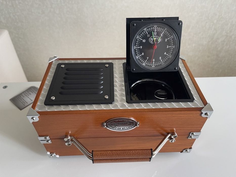 Радіогодинник Babe Box