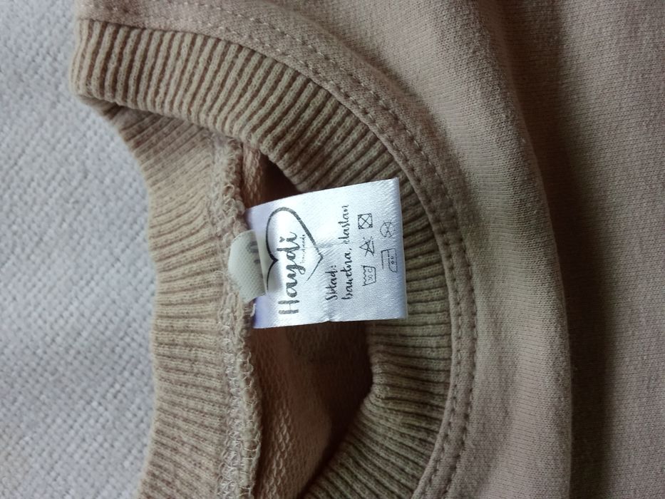 Sweter bluza z falbankami kolor beżowy 110 Haydi