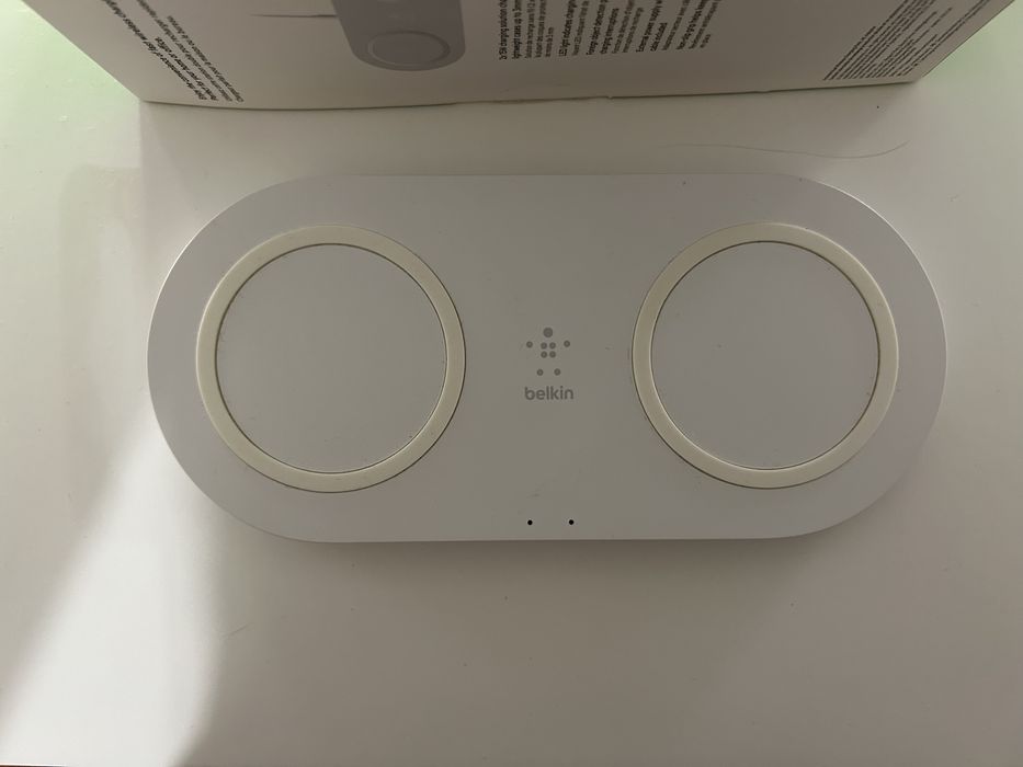 Carregador de emulsão para telefone e smartwatch