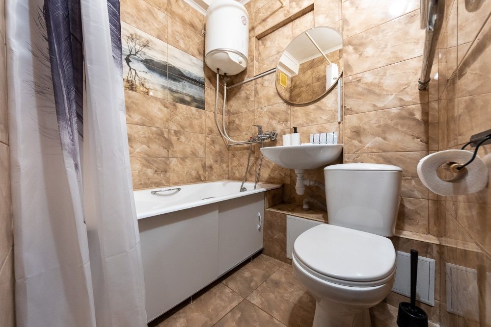 Метро "Вокзальная" пешком 15 мин. Соломенская площадь ул.Кавказская13,