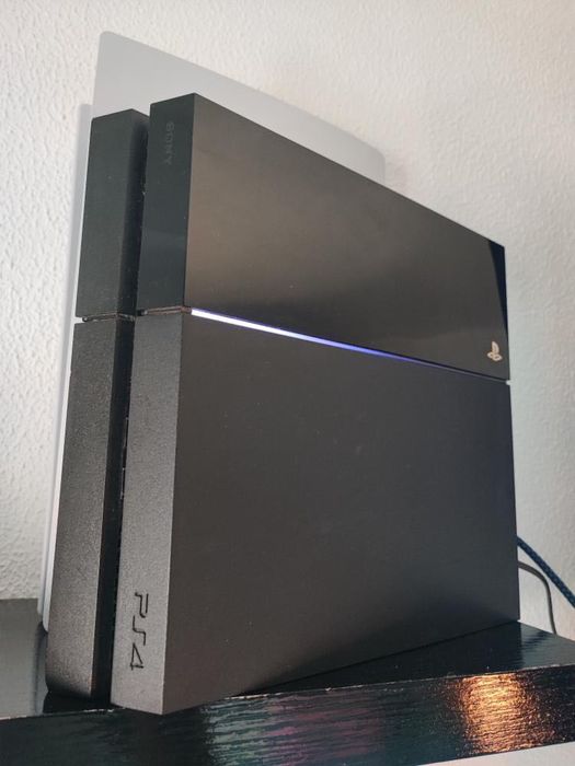 Ps4 nova pequenas marcas de uso