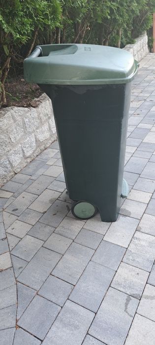 Kosz na śmieci 120 l curver