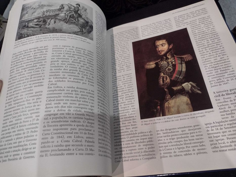 A Monarquia Portuguesa Reis e Rainhas na História de um Povo