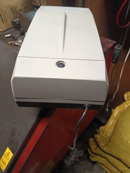 Siłownik do bramy garażowej faac