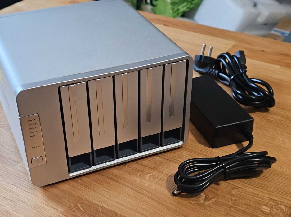 DAS TerraMaster D5-300 | 5x HDD / SSD | RAID | USB-C | Stan idealny