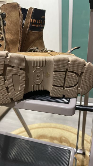 Жіночі черевики Demark