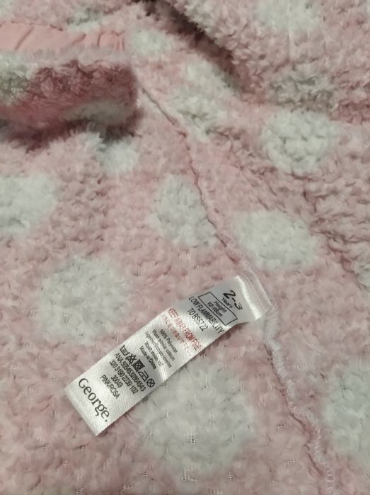Продам банний халат на дівчинку