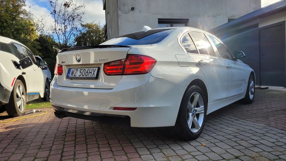 BMW Seria 3 xDrive Automat Jasne Skóry Ambiente Digital Nowe Opony