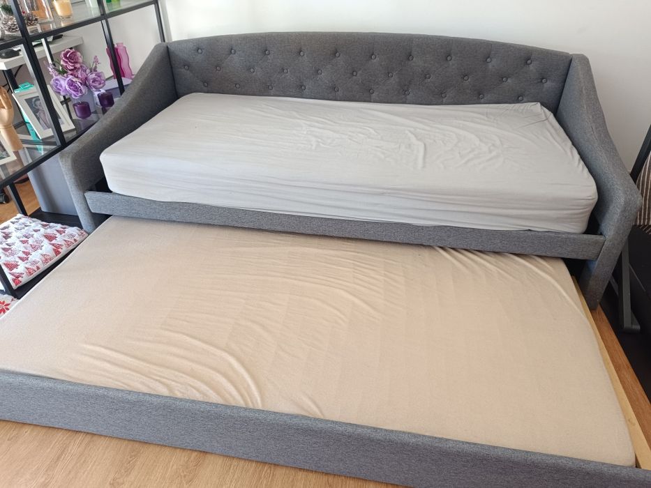 Sofá-cama duplo + OFERTA 2 colchões