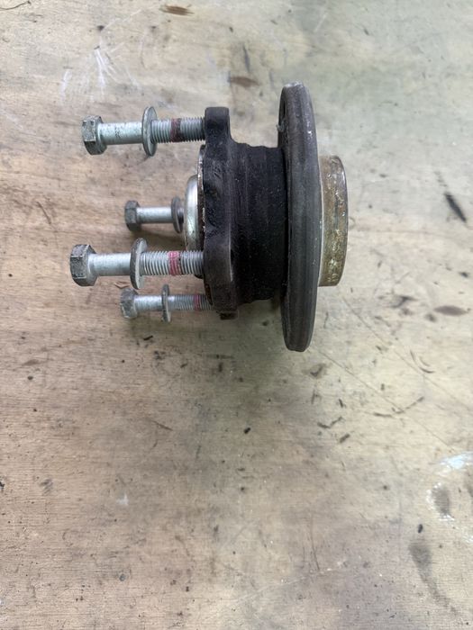 Cubo Roda Dianteiro Direito BMW Série 1 / Série 3 (E90/E87) - Original
