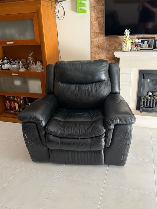 Conjunto de Sala: Sofá Modular em Pele + Poltrona Reclinável Relax