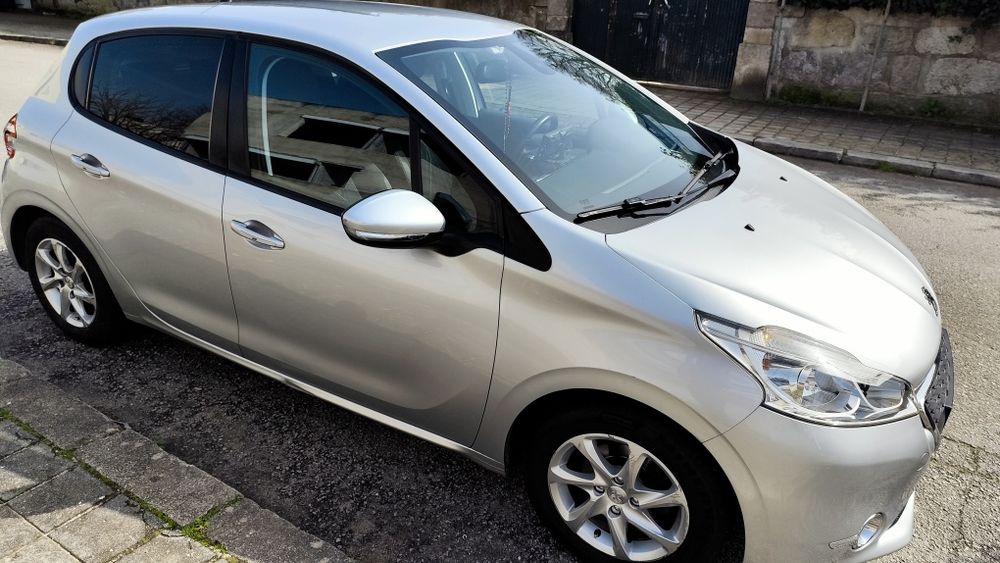 Peugeot 208 1.2 gasolina 2015