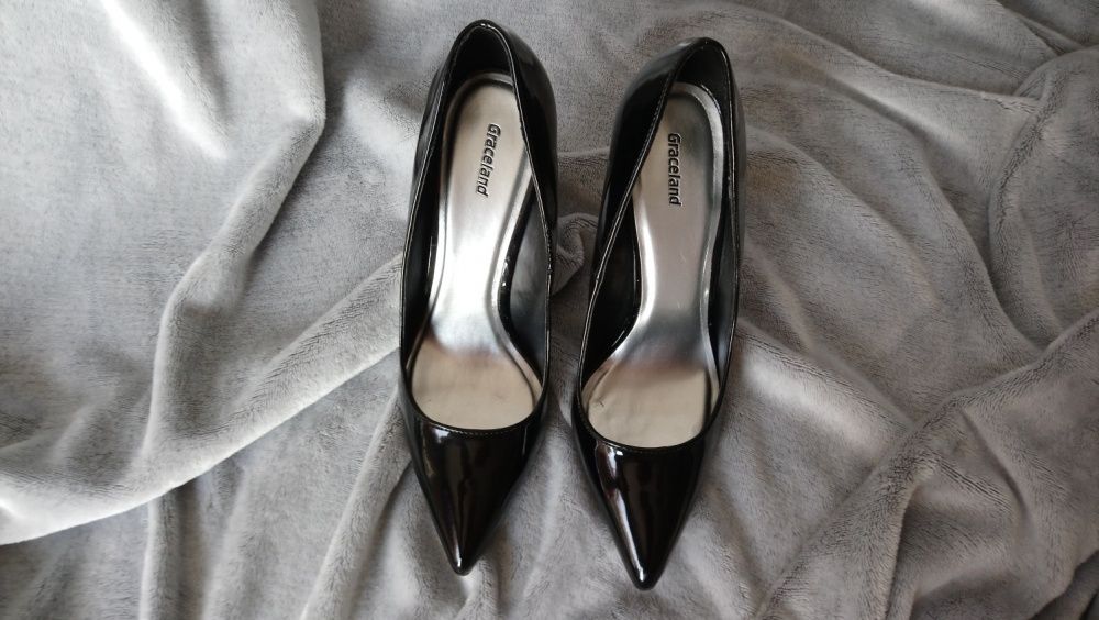 Szpilki lakierki Deichmann