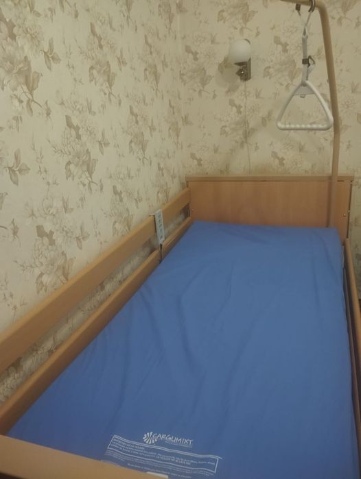 Медичне багатофункціональне ліжко