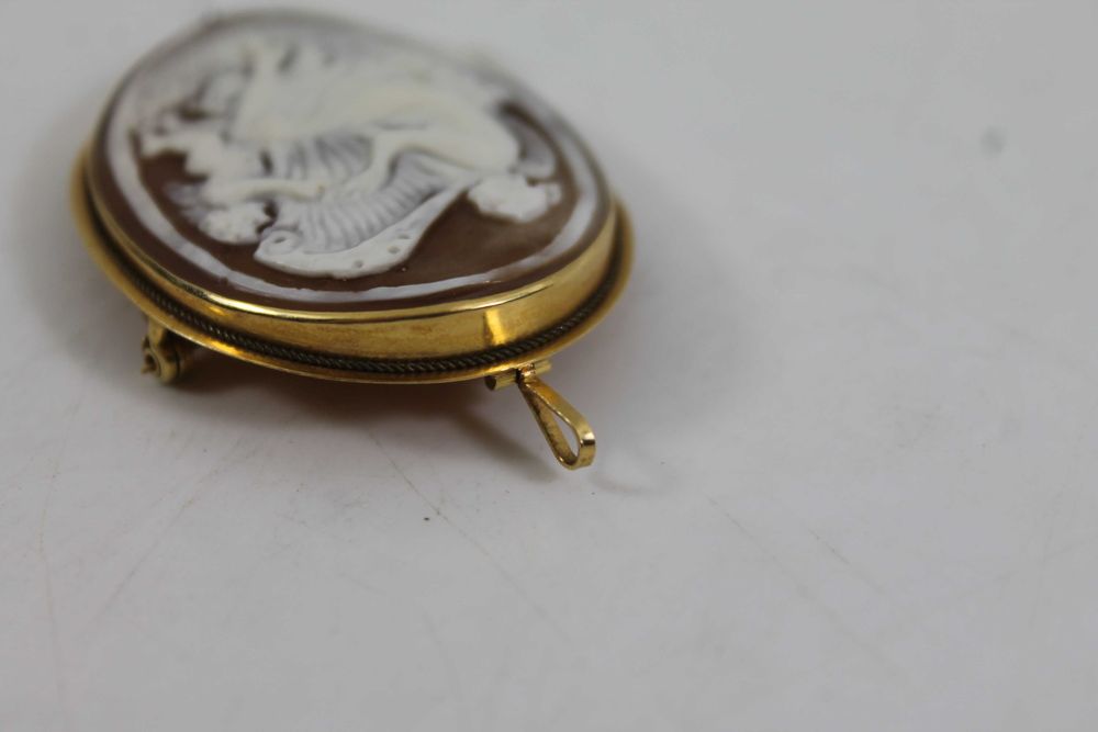 Piękna złota broszka 750 5,24g