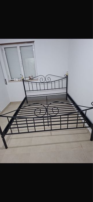 Cama de casal ferro