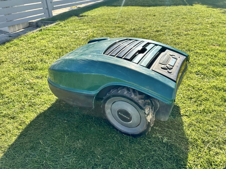 Robot koszący - kosiarka elektryczna Robomow RM510
