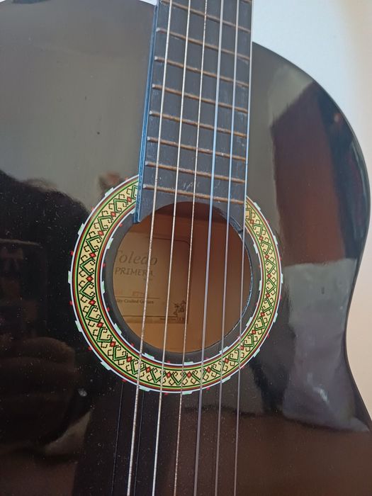 Guitarra clássica preta + Mala de proteção + Livro
