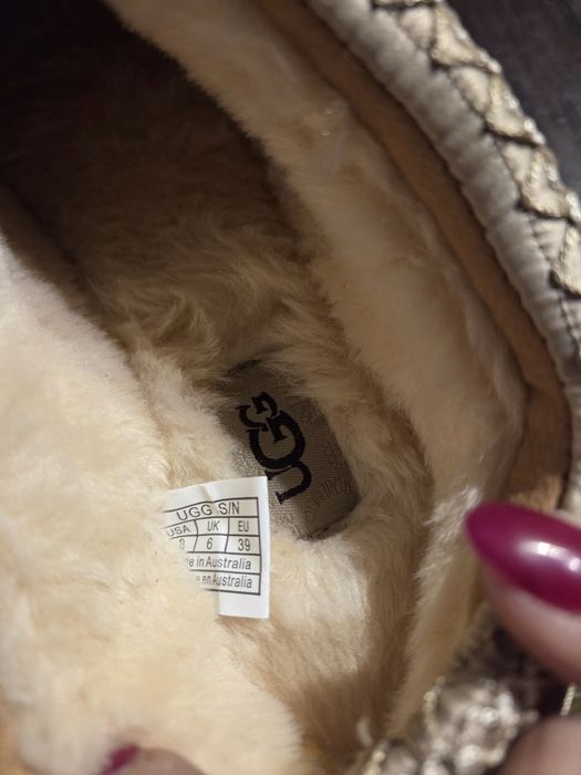 Buty - kapcie marki UGG